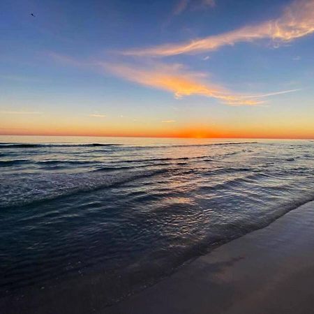 Cozy Beachfront Bliss With Ocean Views เดสติน ภายนอก รูปภาพ