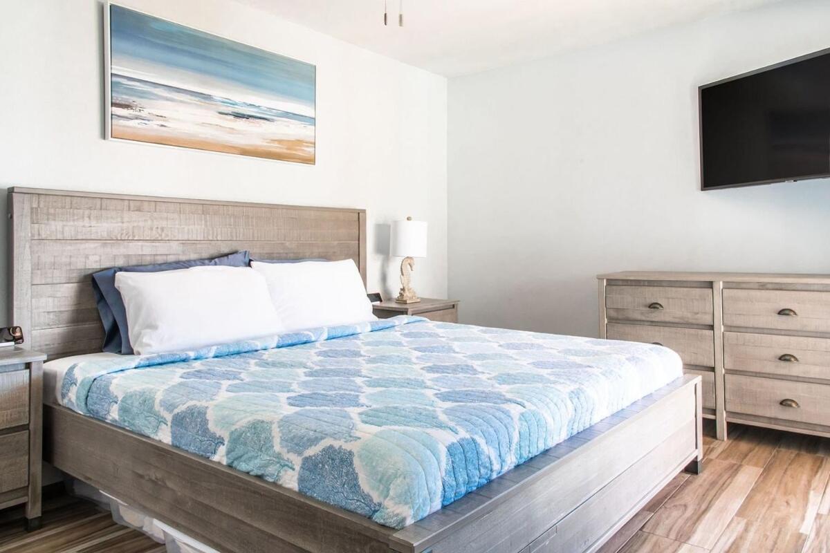 Cozy Beachfront Bliss With Ocean Views เดสติน ภายนอก รูปภาพ