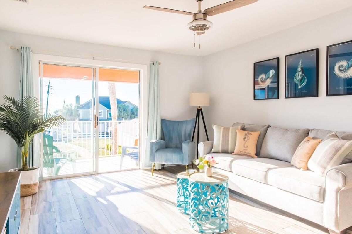 Cozy Beachfront Bliss With Ocean Views เดสติน ภายนอก รูปภาพ