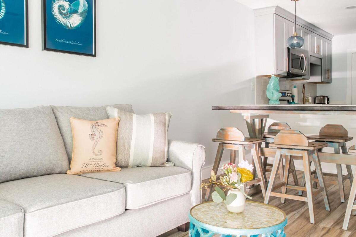 Cozy Beachfront Bliss With Ocean Views เดสติน ภายนอก รูปภาพ