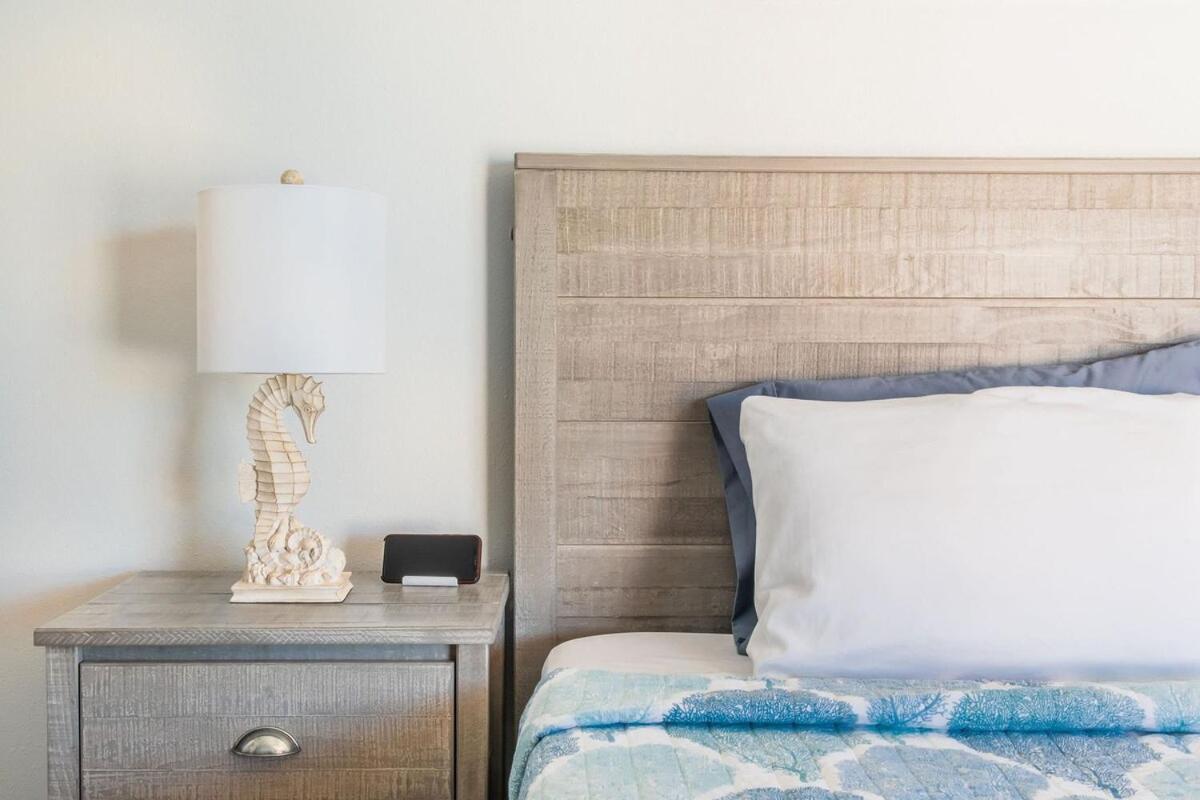 Cozy Beachfront Bliss With Ocean Views เดสติน ภายนอก รูปภาพ