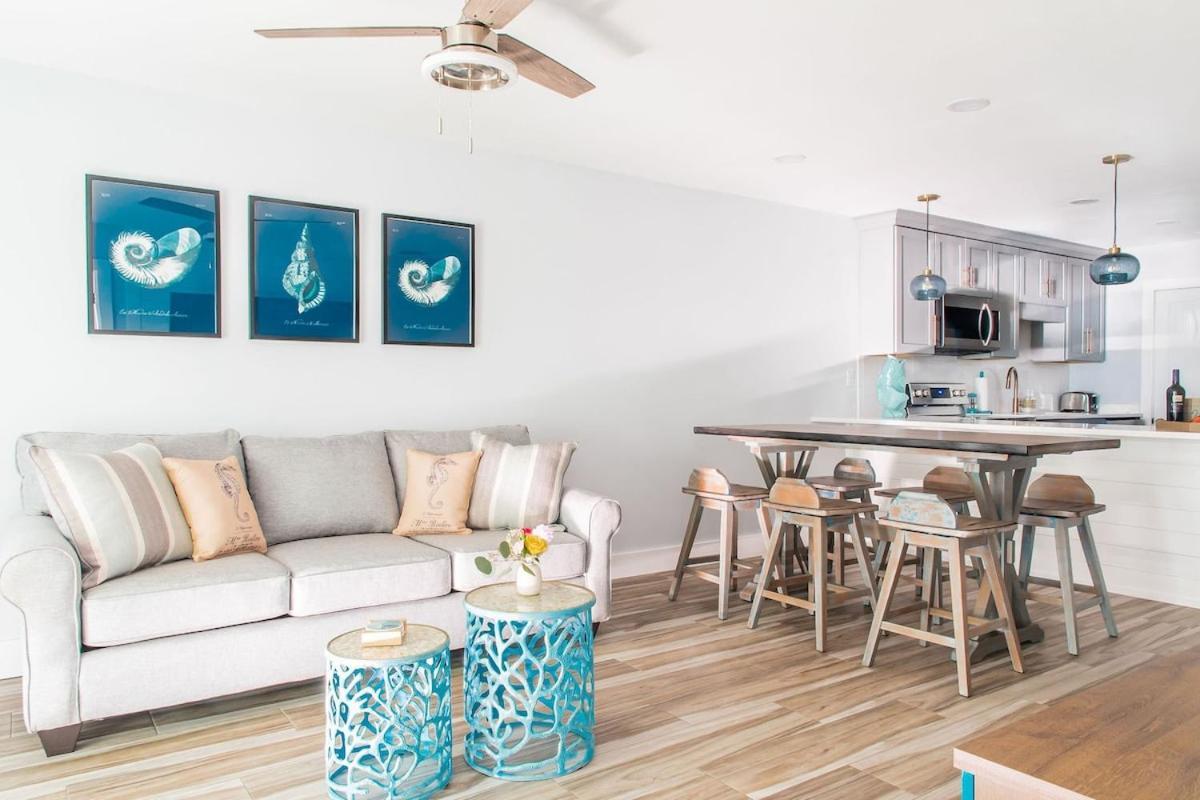 Cozy Beachfront Bliss With Ocean Views เดสติน ภายนอก รูปภาพ